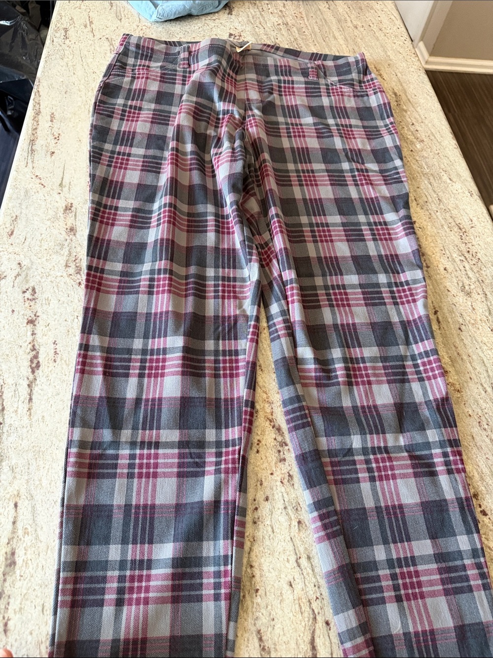Faded Glory Gray and Burgundy Plaid Jeggings - Picture 7 of 7